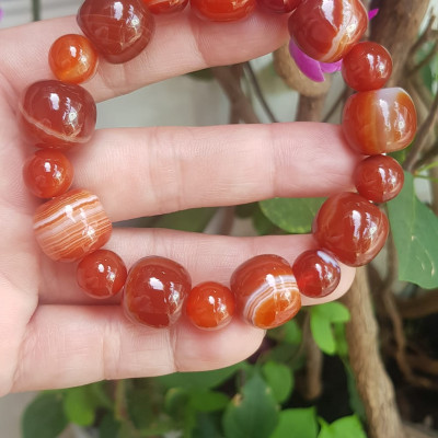 Vòng mã não đỏ kiểu hạt bầu tròn to 15mm nhỏ 10mm màu đỏ vân đẹp nam nữ mệnh hỏa mệnh thổ đeo đẹp ạ