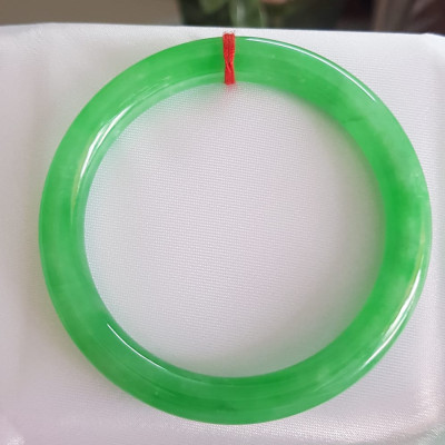 Vòng tay nữ đá cẩm thạch Lý Trong A 55mm x cọng 8mm Màu Xanh lá tươi sáng bóng đều cả vòng rất đẹp Nữ 54kg - 63kg đeo mệnh Mộc mệnh Hỏa mệnh Thủy ạ