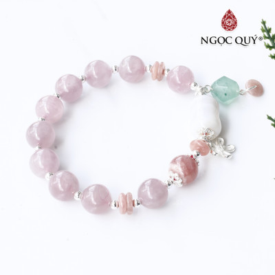 Vòng đá thạch anh hồng madagascar phối charm bạc mệnh hỏa, thổ - Ngọc Quý Gemstones