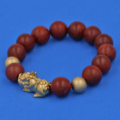 Vòng tay Gỗ Đỏ 12 ly - cẩn Tỳ Hưu Phong Thủy inox vàng VGOTHHBV12