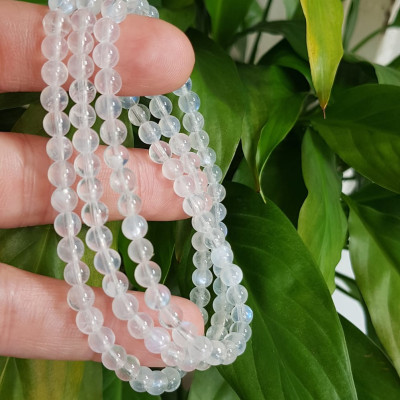 Vòng tay nữ moon vip quấn 3 vòng trắng ánh xanh nhẹ size hạt 5mm hợp nữ mệnh kim mệnh thuỷ đeo đẹp may mắn tốt sức khỏe công việc ạ