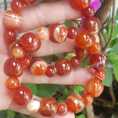 Vòng mã não đỏ kiểu hạt bầu tròn to 15mm nhỏ 10mm màu đỏ vân đẹp nam nữ mệnh hỏa mệnh thổ đeo đẹp ạ