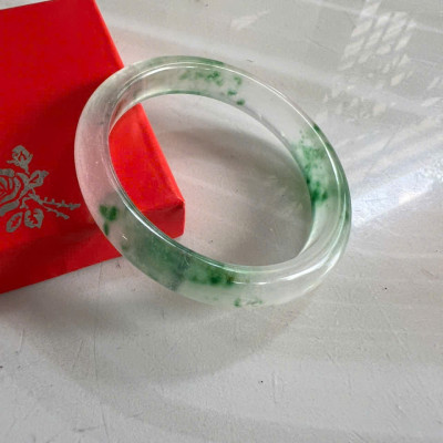 Vòng Tay Nữ Bản Hẹ Đá Mã Não DuLong Trắng Xanh Rong Biển 3 bên cân xứng Trong Bóng Đẹp Ni 56mm Cao 10mm Dầy 7mm Món quà tặng Nữ 53kg - 58kg đeo tay xinh rẻ đẹp ý nghĩa ạ