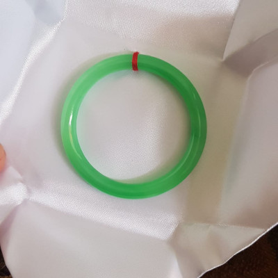 Vòng cẩm thạch Mới Lý 51mm x 7mm Vòng màu xanh tươi đều bóng đẹp nữ mệnh Mộc mệnh Hỏa mệnh Thủy ạ Nữ 50kg - 54kg đeo đẹp