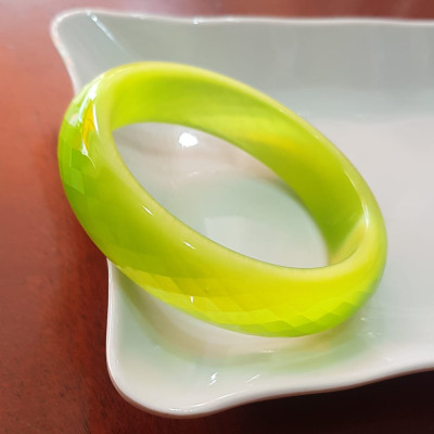 Vòng tay bản hẹ đá mắt mèo giác xanh đợt chuối tươi sáng mới đẹp lạ vòng Ni 55mm x Cao 15mm x dầy 7mm nữ mệnh mộc mệnh hoả 52kg - 56kg  đeo rẻ đẹp