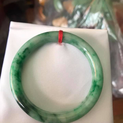 VÒNG VIP LÝ SƠN THUỶ SAO 48 dầy 7mm  ĐÁ CẨM THẠCH TỰ NHIÊN MÀU XANH BÔNG  MƯỢT LÊN TAY ĐEO RẤT SANG NỮ TAY NHỎ MẠNG MỘC HỎA 35KG ĐẾN 49KG ĐEO 