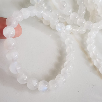 Vòng tay nữ moon trắng ánh xanh tự nhiên size hạt 8mm mới đẹp hợp nữ mệnh kim mệnh thuỷ đeo đẹp may mắn tốt sức khỏe công việc ạ