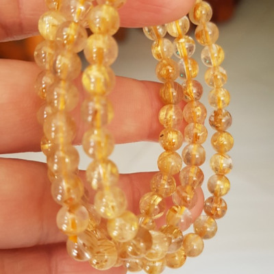  Vòng thạch anh tóc vàng tự nhiên trong bóng đẹp size hạt 5mm - 6mm các Chị em nữ đeo kiểu quấn 3 vòng tay màu vàng tươi sáng bóng chuẩn hợp nữ mệnh kim thổ  thủy đeo quyến rũ xinh đẹp trẻ trung may mắn đặc biệt tốt sức khỏe công việc tài lộc rẻ đẹp ạ