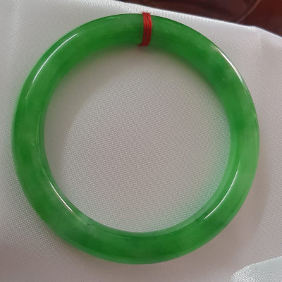 Vòng tay đá cẩm thạch tự nhiên Lý Vân A Sịn 53mm x cọng 8,2mm Màu Xanh Lý tươi bóng mượt đẹp Nữ 52kg - 58kg đeo mệnh Mộc mệnh Hỏa mệnh Thủy ạ