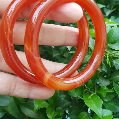 Vòng tay nữ đá mã não đỏ vân đẹp mới Vòng Ni 54mm x cọng 8,5mm Nữ mệnh hỏa mệnh thổ 52kg - 60kg đeo ạ