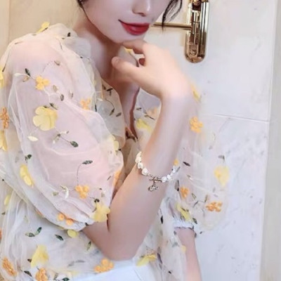 Lắc tay ngọc trai thật, Thiết kế kiểu Hàn, Mẫu con ong, sang trọng và quý phái, KÈM BẢN PHOTOCOPY GIẤY KIỂM ĐỊNH SẢN PHẨM MẪU, KÈM HỘP ĐỰNG HOA HỒNG