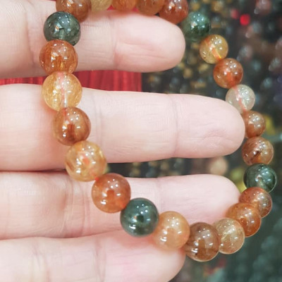  Vòng tay phong thuỷ may mắn đá thạch anh tóc tam tài màu bóng đẹp lắm size hạt vòng 8mm đá tự nhiên đeo tốt sức khoẻ, may mắn, tốt cho công việc đeo lên tay bóng đẹp màu rất xinh đẹp ạ