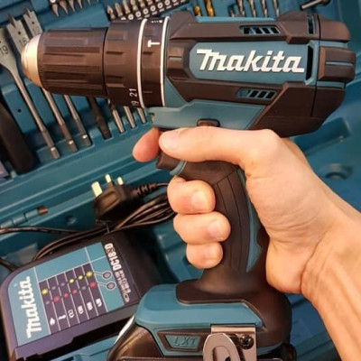 MÁY KHOAN BÚA, VẶN VÍT DÙNG PIN 18V ( KÈM 101 MŨI KHOAN) (01 ĐẾ SẠC 01 PIN 18V 3.0AH) MAKITA DHP482SFX6- HÀNG CHÍNH HÃNG