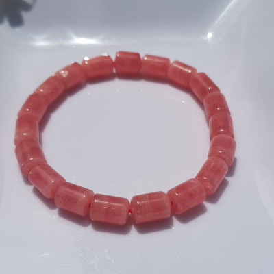 Vòng tay Đá Đào Hoa đẹp Vip hàng đẹp  Chất liệu đá đào hoa Lu Thống Khúc bóng mượt đẹp 6,8mm x dài 10mm Màu hồng tươi bóng đẹp  Nữ mệnh hỏa, mệnh thổ ạ Công dụng may mắn, tài lộc, tốt sức khỏe, xinh đẹp tay ạ