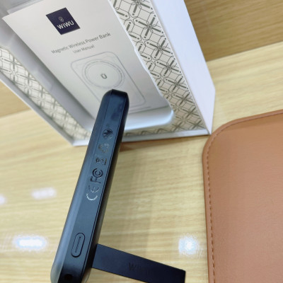 Sạc Nhanh Không Dây Wiwu Snap Cube Dành Cho Iphone 12, Iphone 13 Pin Dự Phòng 10000mAh - Hàng Chính Hãng 
