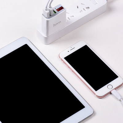 Cốc Sạc HOCO 3 cổng USB C15 điện áp 3A - màn hình LCD hiển thị điện áp (Đen hoặc trắng) - Hàng nhập khẩu