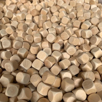 Hạt gỗ vuông 1 x 1cm xúc cát khu vui chơi cho bé, Loại 1 Bo Mịn chắc đẹp gỗ sồi