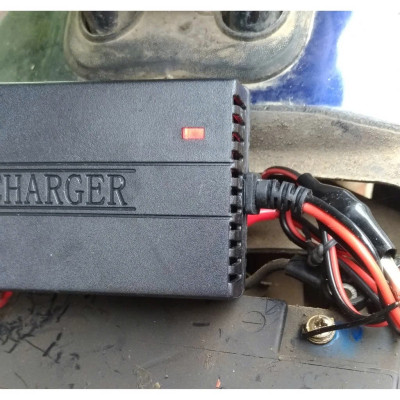 Sạc Ắc Quy Xe Máy 12V – Tự Ngắt Khi Đầy, Kéo Dài Tuổi Thọ Bình, ĐÈN ỐP TRẦN
