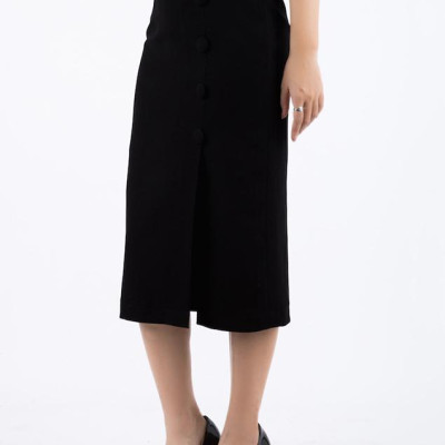 Chân Váy Midi Cúc Bọc De Leah -  Đen