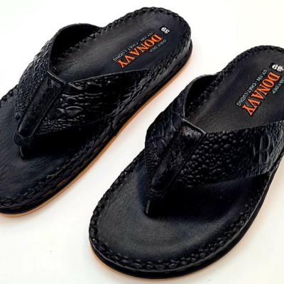 DÉP XỎ NGÓN NAM DA BÒ, QUAI DẬP VÂN NỔI THỊNH HÀNH - ĐẾ CÓ CHIẾC LÁ NỔI BẬT