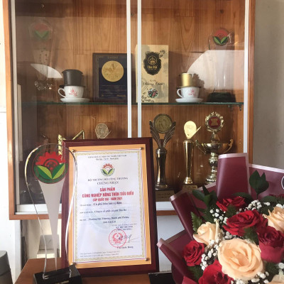 Cà Phê Hòa Tan Sữa Vị Đậm 3 Trong 1 Thu Hà (15 Gói x 20g)