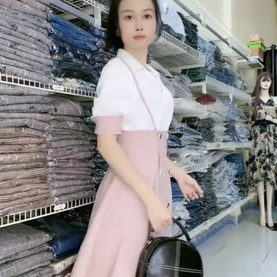 Mẫu đầm yếm dễ thương dành cho những cô nàng cá tính.