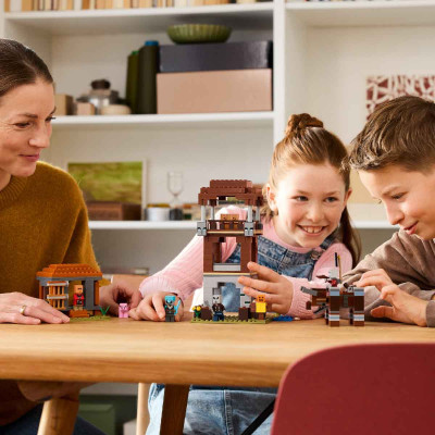 Đồ Chơi Lắp Ráp Trạm Canh Của Kẻ Cướp Và Quái Thú Ravager LEGO MINECRAFT 21278 (665 chi tiết)