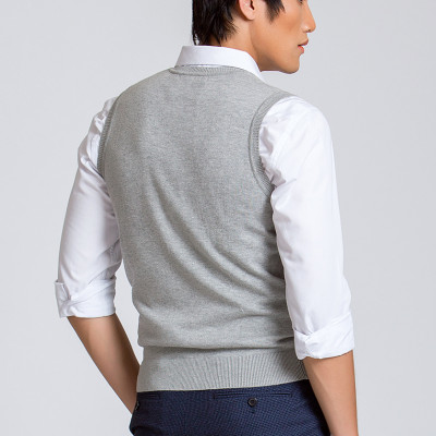 Áo len gile Aligro màu ghi sáng ALENGL010