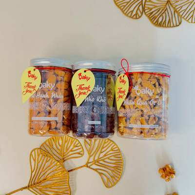 Quà Tặng Oaky - Combo Hạt Dinh Dưỡng Cao Cấp Hạnh Nhân, Nhân Óc Chó Vàng, Nho Khô - Tặng Túi Giấy Sang Trọng